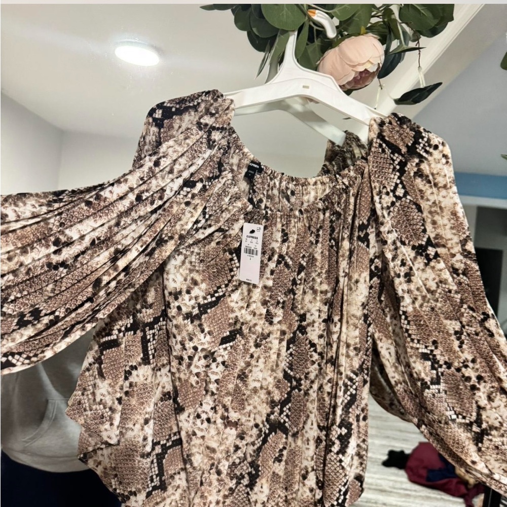 Express Brown and Cream Long Sleeve Pleated Blouse